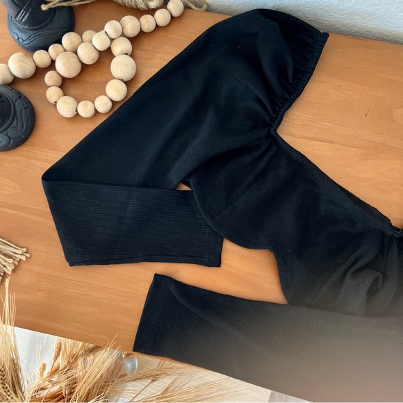 RIBBED LONG SLEEVE FITTED CROP TOP - Picture 3 of 4